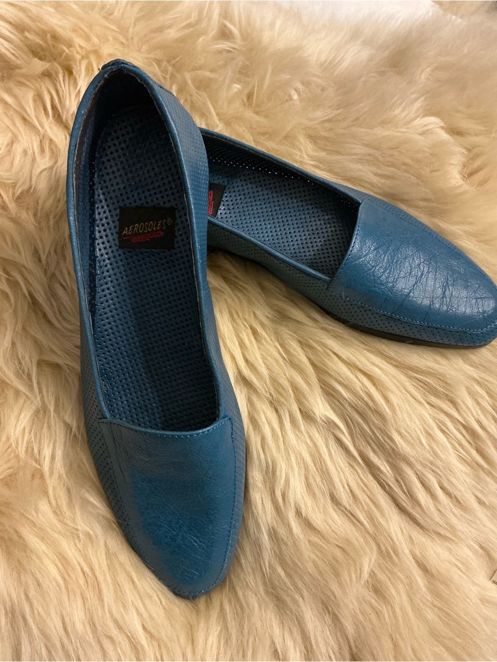 AEROSOLES Teal Blue Leather Slip-On Flats Size 8 but fits like 7.5